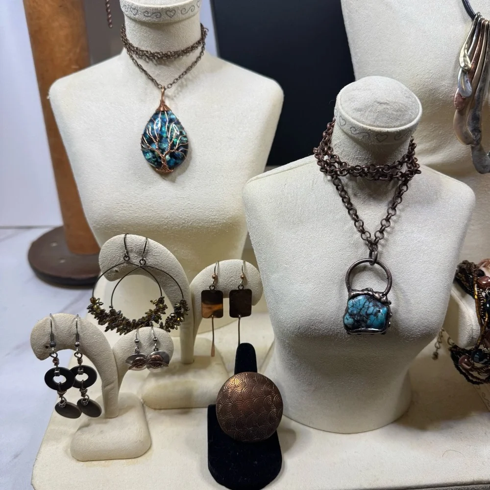 33 Piece COPPER JEWELRY BUNDLE Necklaces-Bracelets-Earrings-Rings Multi Tone - Picture 5 of 12